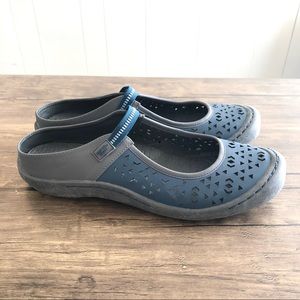 Muk Luk Sport Mary Jane slip on sandals Size 10 blue & grey EUC!